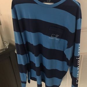 Men’s vineyard vines top. Never worn with tags